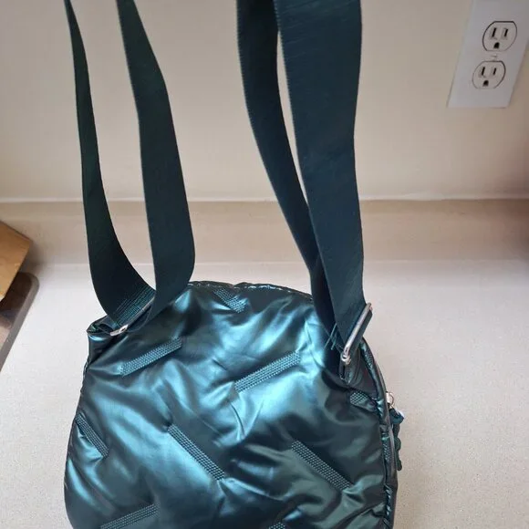 NEW FASHION HANDBAG. - Picture 2 of 4